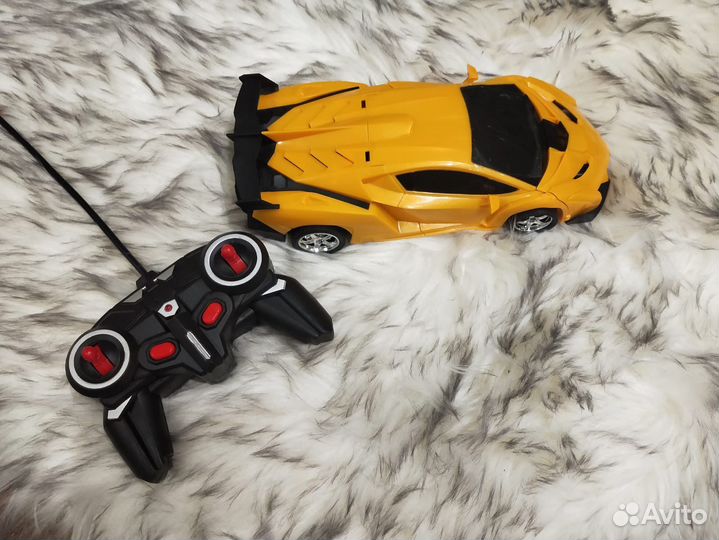 Машина робот трансформер на пульте