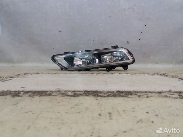 Фольцваген Пассат B7 2010- Туманка левая 19374