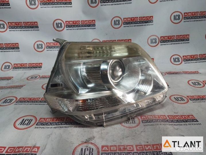 Фара правая toyota sienta