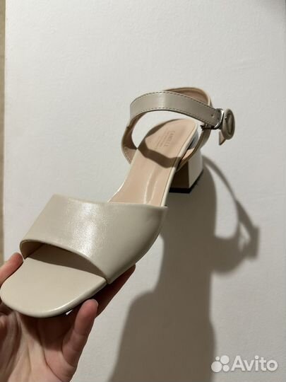 Каблуки бежевые