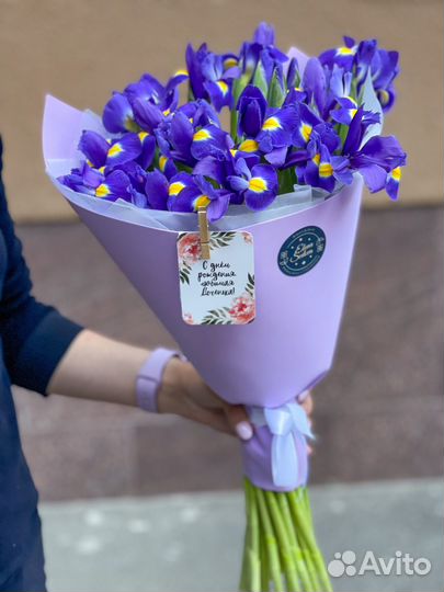 Пышные ирисы, букет ирисов, доставка цветов
