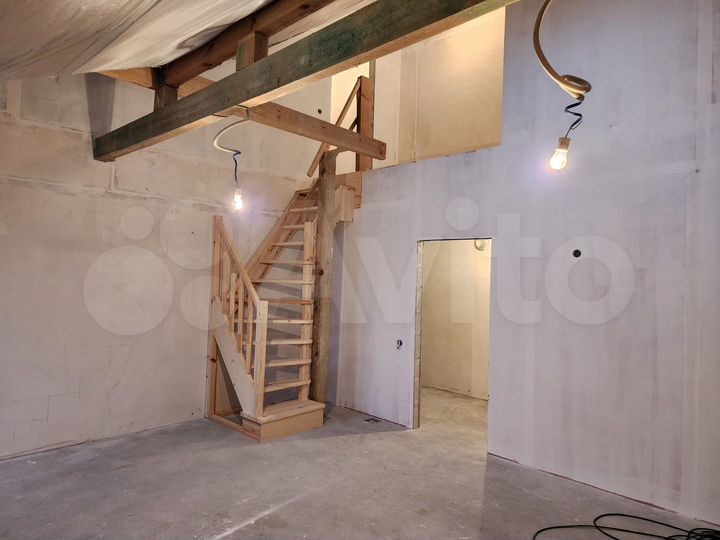 3-к. квартира, 90 м², 5/5 эт.