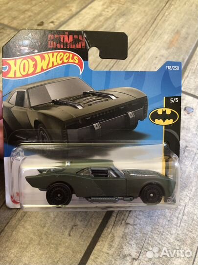 Hot wheels Batman HCW62-R521 21A коллекционная