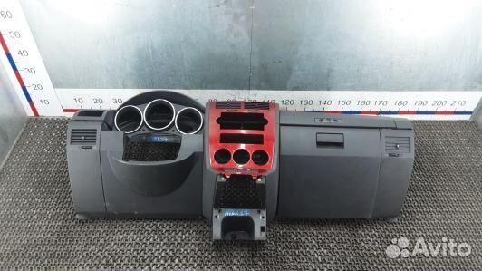 Панель приборов (торпедо) dodge caliber (HBR17IS01