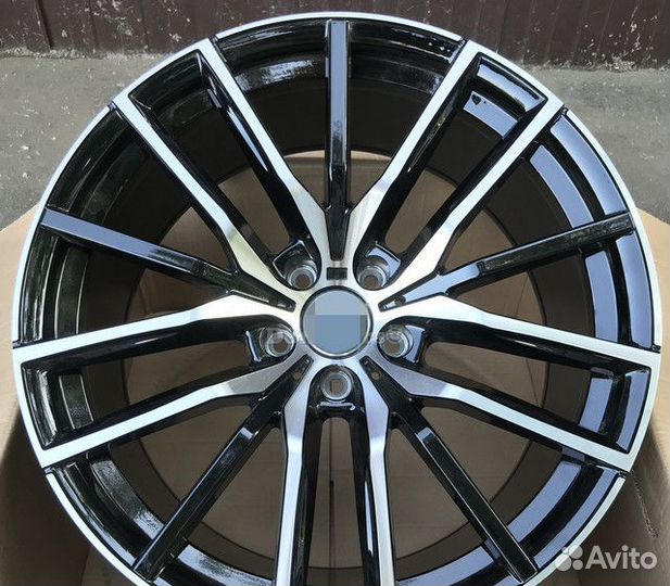 Диски R20 на BMW 742 М стиль