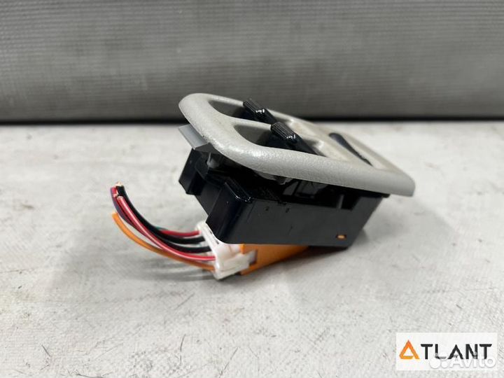 Пульт стеклоподъемника передняя правая mazda bongo