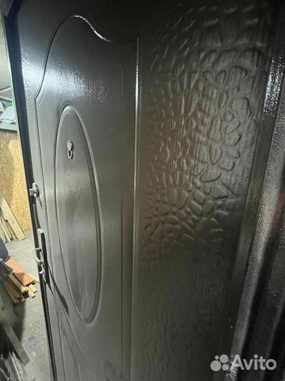 Продаю дверь входную