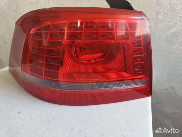 Задний левый внешний фонарь VW Passat B7 диодный