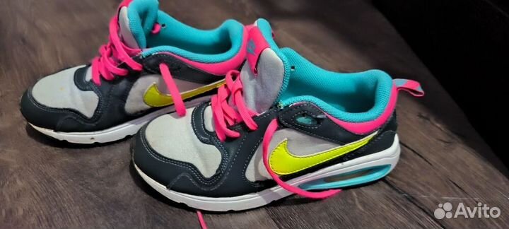 Продам кроссовки Nike для девочки 34р и 35р