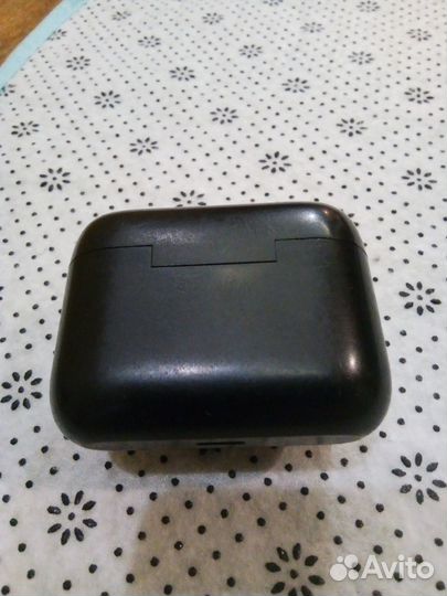 Кейс зарядный для беспроводных наушников. Чёрный