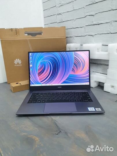 Ультрабук Huawei MateBook 8/256GB Core i3