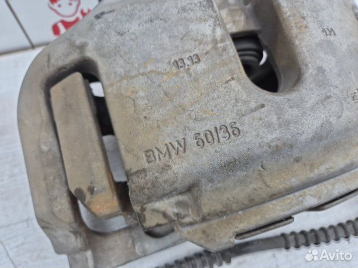 Суппорт передний правый Bmw 7 F01 N63B44A 2011