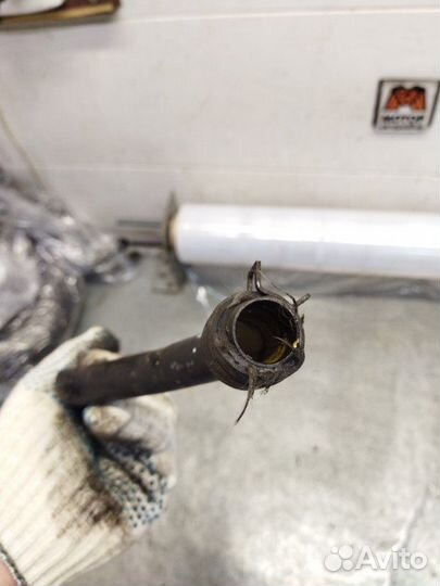 Трубка охлаждающей жидкости Kia Sorento D4CB 2.5