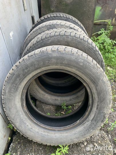 Hankook Winter I'Pike 215/65 R16