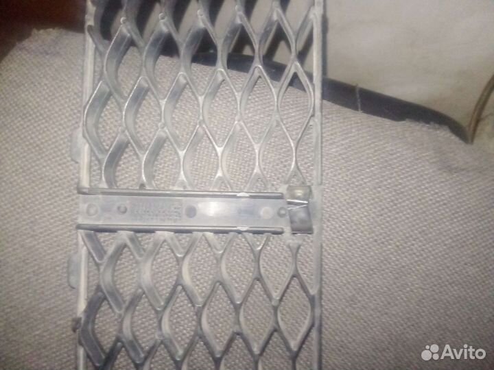 Решетка переднего бампера Mercedes