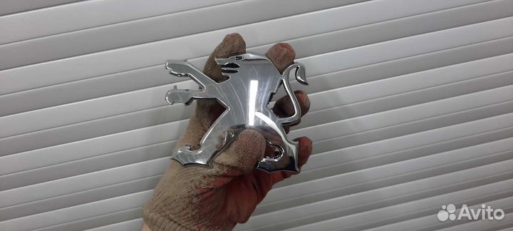 Эмблема Peugeot Boxer/2008