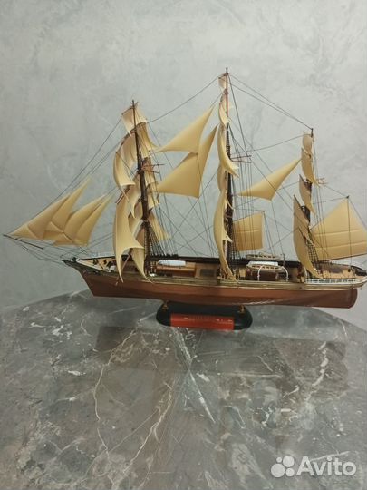 Модель корабля