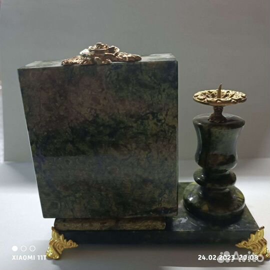 Настольные часы в камне с подсвечником