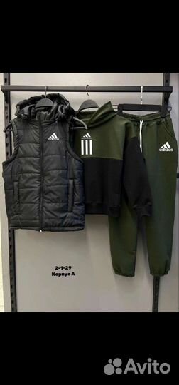 Костюм тройка