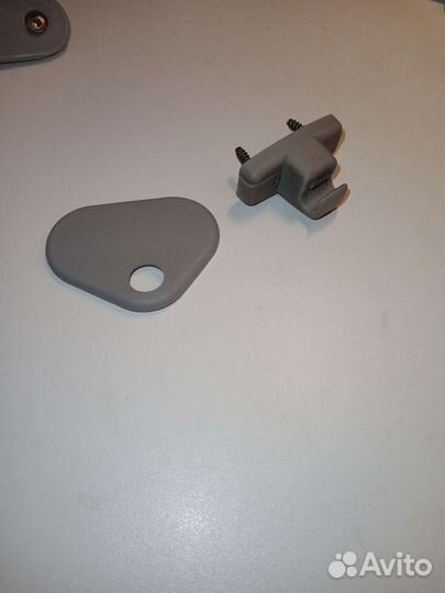 Крючок на BMW солнцезащитный козырёк