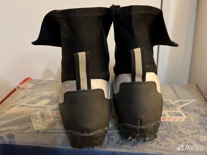 Лыжные ботинки 42