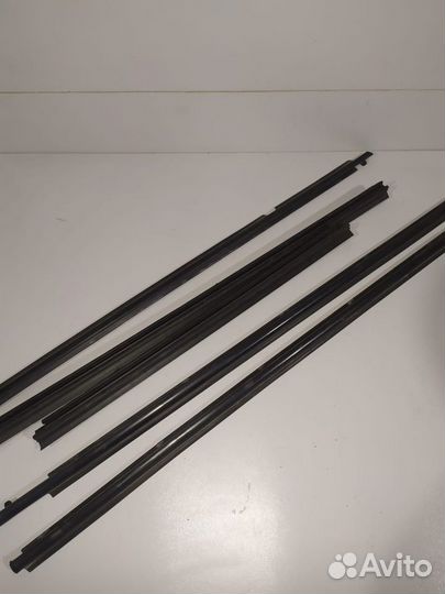 Бархотки дверей Toyota Corolla 2011