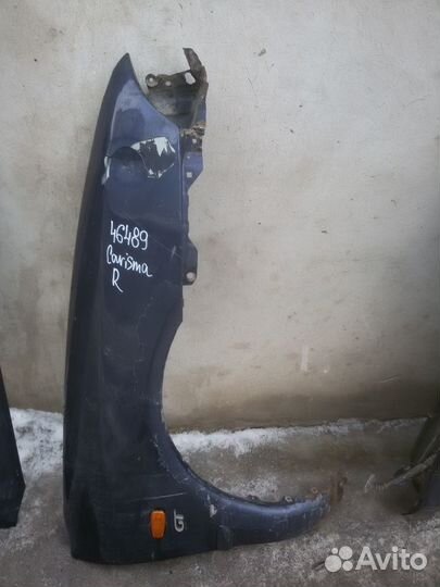 Крыло переднее Mitsubishi Carisma дорестайлинг