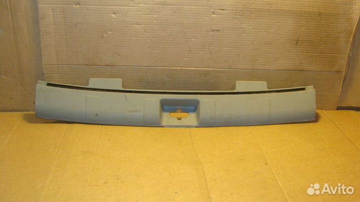 Накладка притвора багажника Nissan X-Trail t30