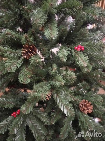 Ёлка с шишками