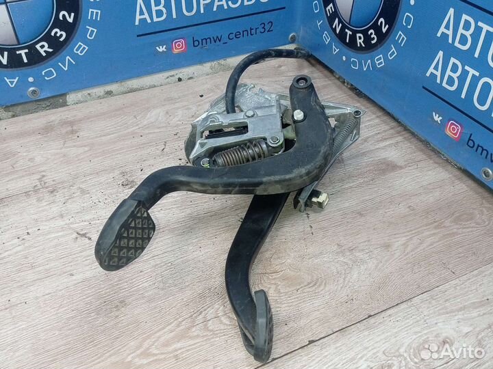 Педальный узел на BMW 3 f30