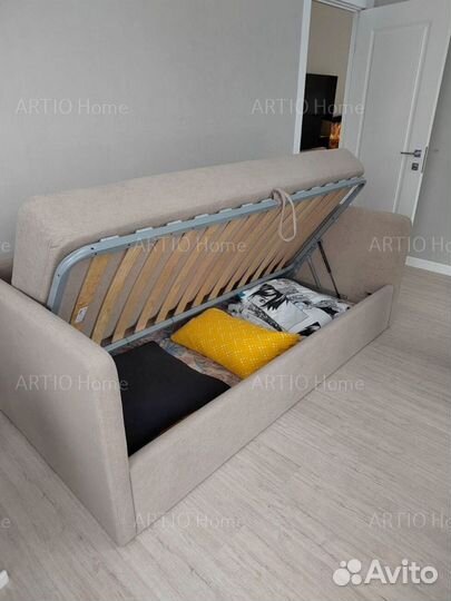 Детская кровать с мягкой спинкой