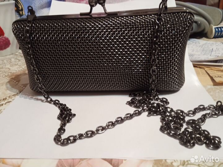 Клатч и многие нужные предметы для жизни