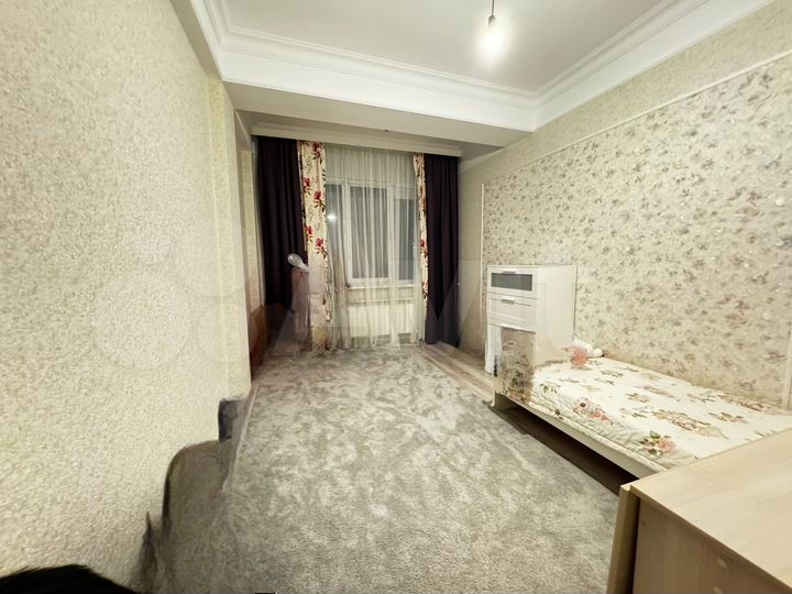 3-к. квартира, 89 м², 4/10 эт.