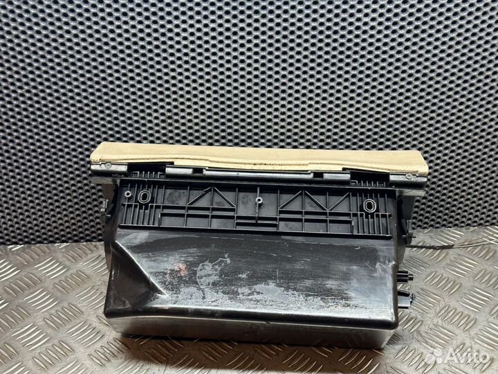 Бардачок Mercedes-Benz W210