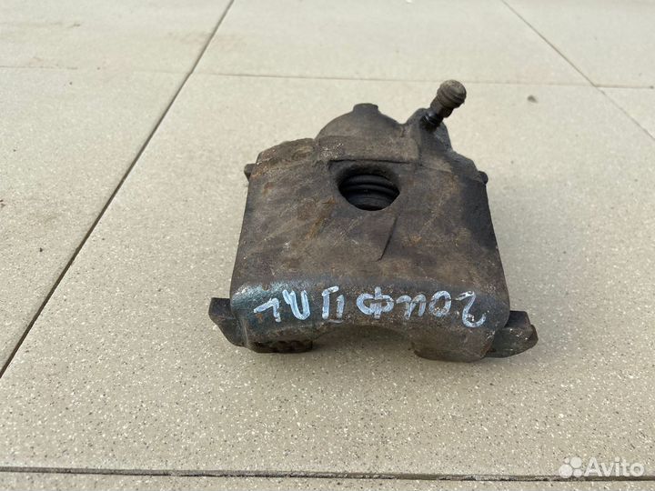 Тормозной суппорт перед лев Volkswagen Golf 2