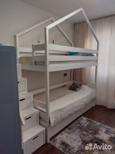 Детская двухярусная кровать домик (дерево)