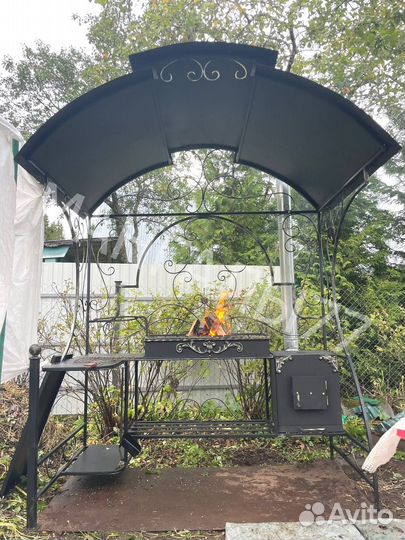 Мангал с крышей