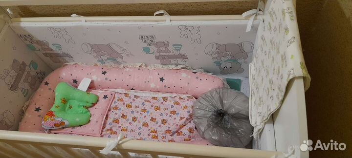 Детская кроватка с ящиками