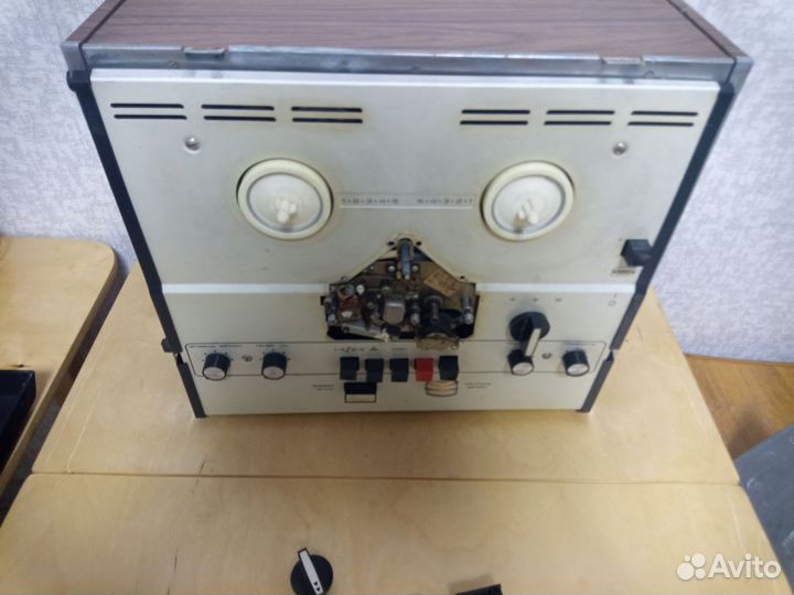 Магнитофон комета 209