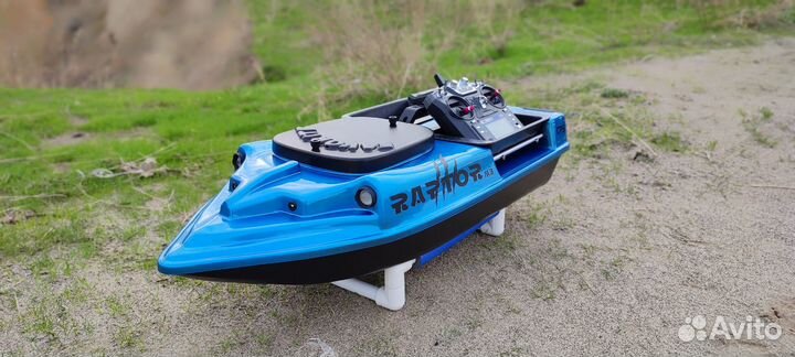 Прикормочный кораблик с GPS