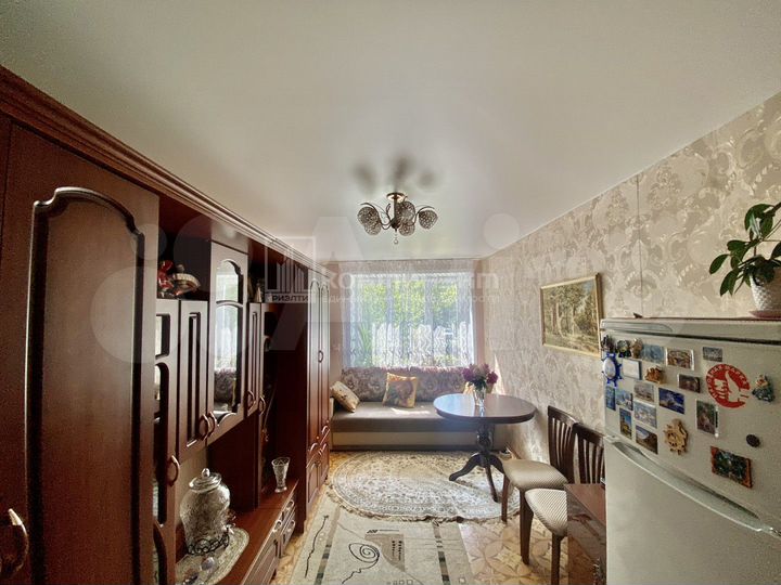 2-к. квартира, 40 м², 2/4 эт.