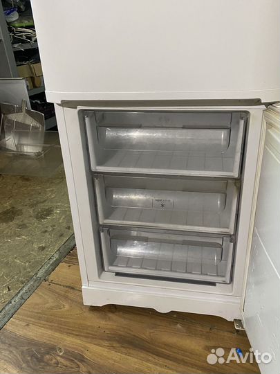 Холодильник хотпоинт аристон no frost