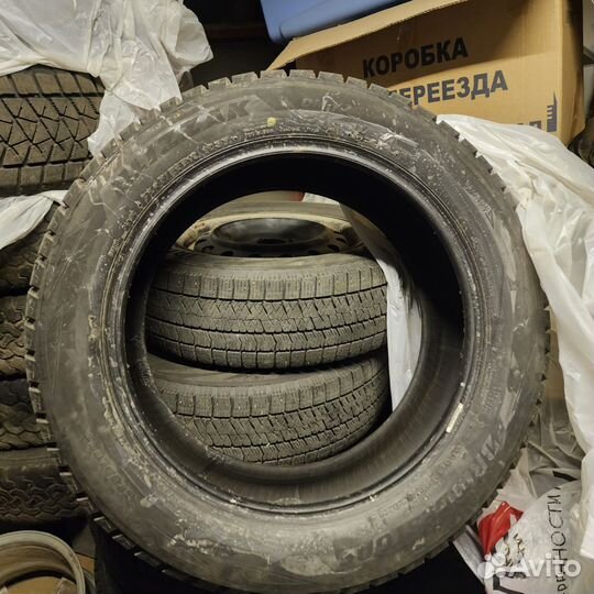 Bridgestone Blizzak DM-V2 245/45 R19