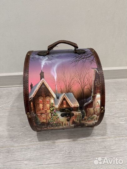 Подарочная коробка и ящик для подарка