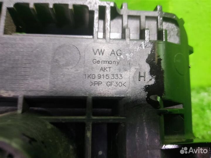 Площадка под акб volkswagen Golf Plus 2008