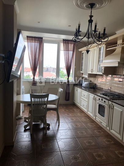 2-к. квартира, 72 м², 4/9 эт.