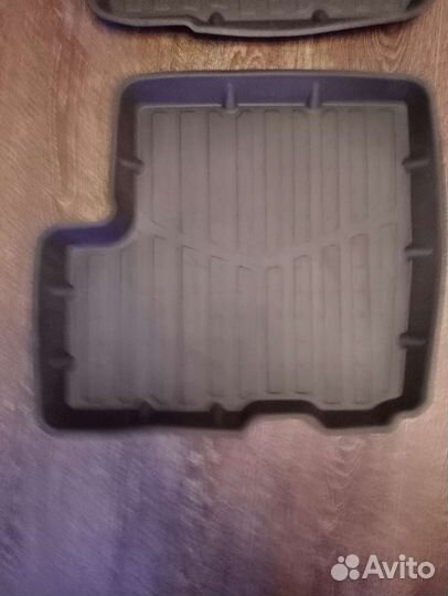 Автомобильные коврики резиновые
