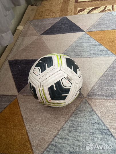 Футбольный мяч