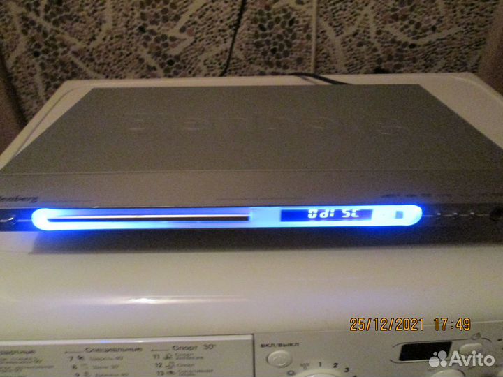 DVD плеер Elenberg