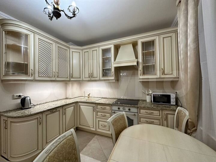 4-к. квартира, 120 м², 8/10 эт.